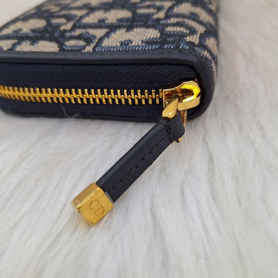 Dior S2094 30 Montaigne Voyageur 老花字紋緹花 拉鍊長皮夾-8
