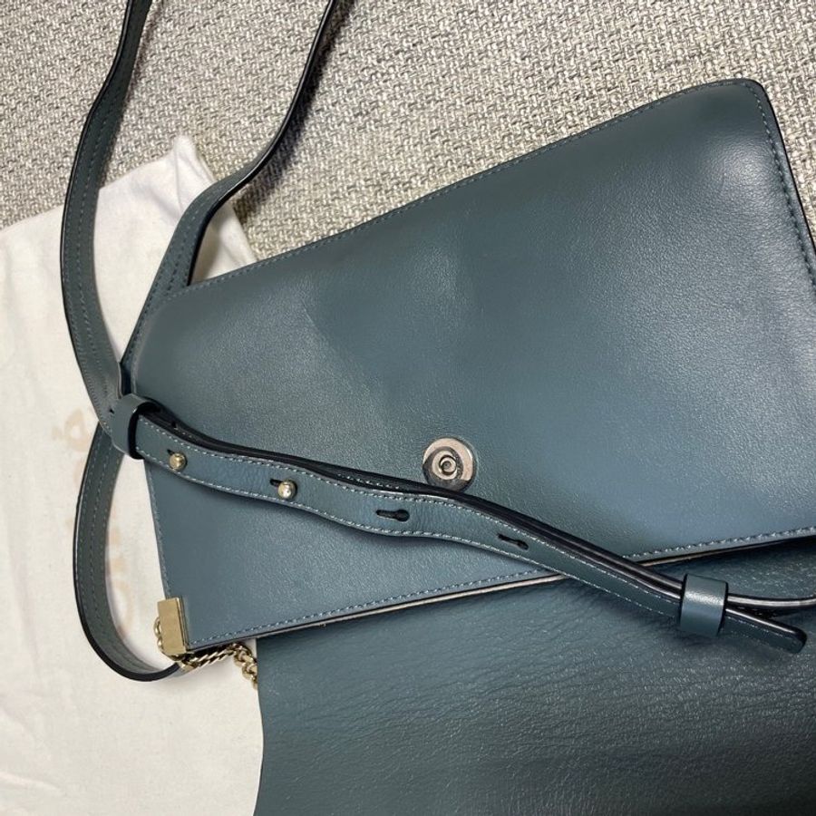 Chloe-16