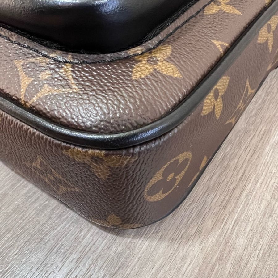 LV M69404 原花 老花 黑釦 Christopher 隨身包 隨身錢包 小包 斜背包 郵差包 肩背包-6