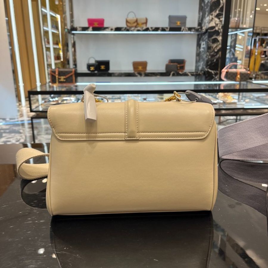🌿春季限時降價🌿Celine 196853 平滑小牛皮 Teen Soft 16 肩背包 奶茶色-1