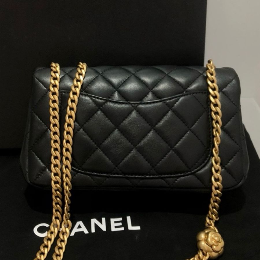 Chanel Lambskin 山茶花調節扣大Mini-1