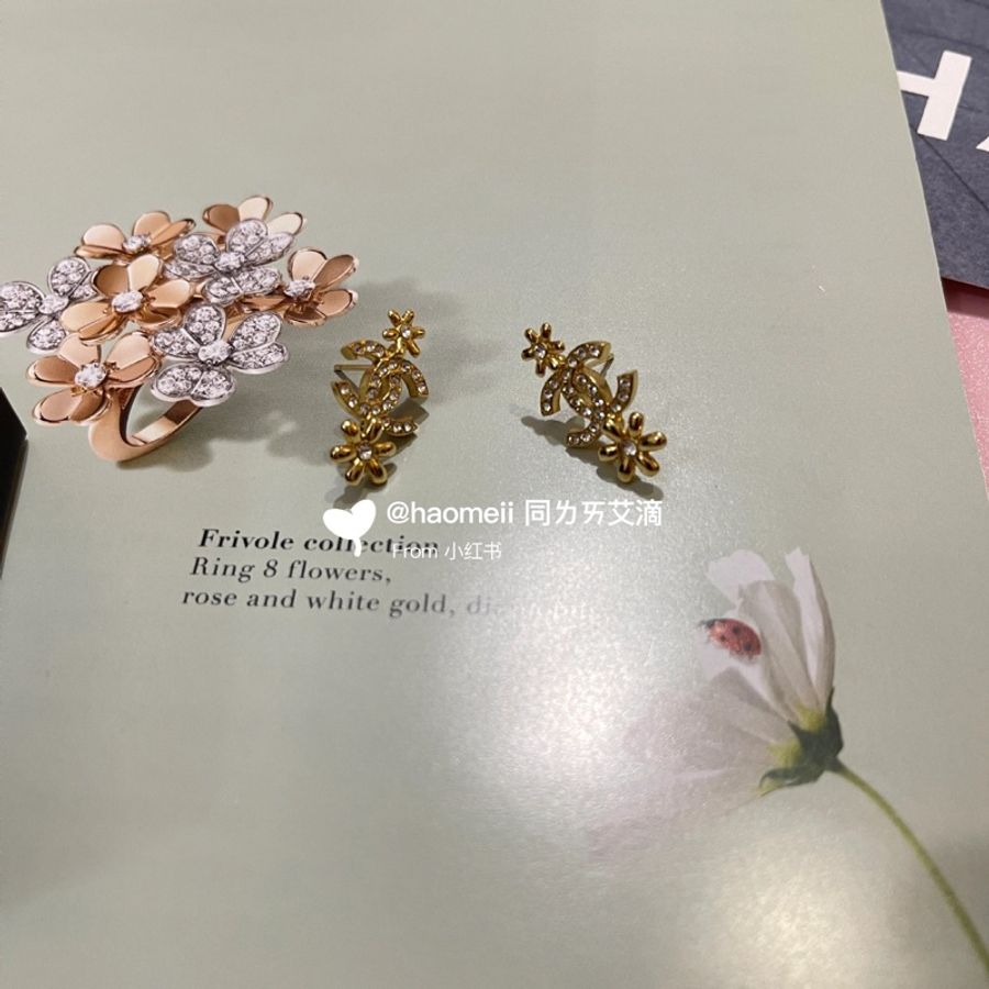Chanel手工坊系列白鹿同款 雙C 金色水鑽 小花耳針式耳環 香奈兒-4