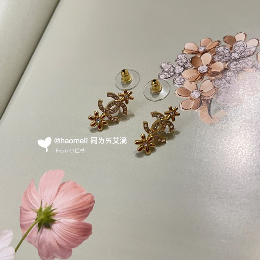 Chanel手工坊系列白鹿同款 雙C 金色水鑽 小花耳針式耳環 香奈兒-6