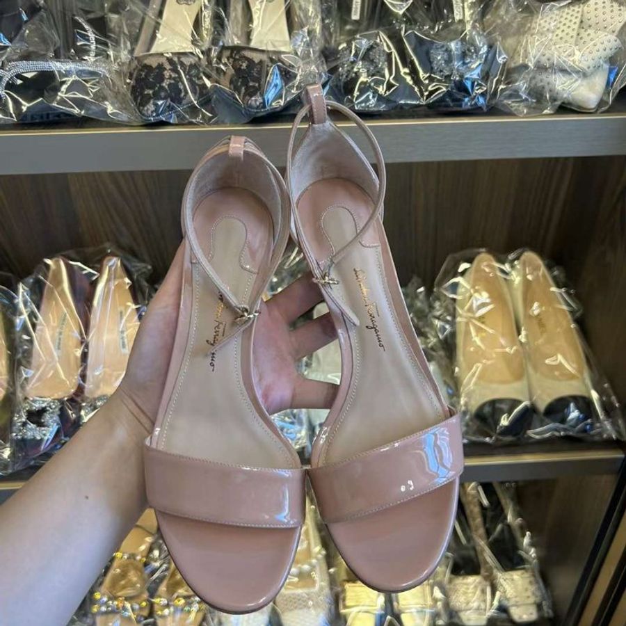 FERRAGAMO涼鞋 全新 尺寸36.5左右可穿 裸粉色很好看-4