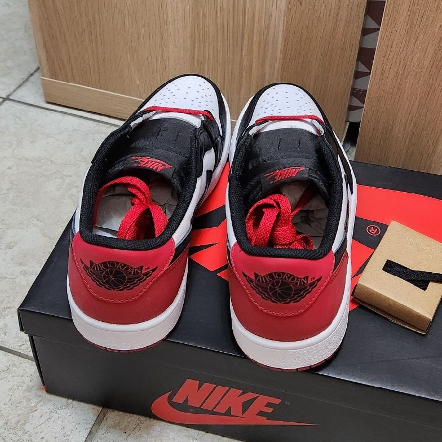全新 Nike Air Jordan 1 Retro Low OG 男鞋 Black Toe AJ1 全新未試穿落地 US9 附鞋盒鞋帶-5