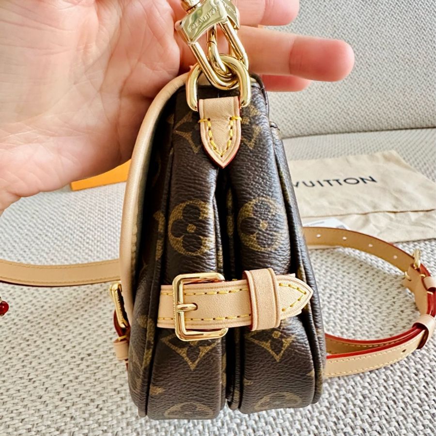 ~~LV Saumur BB雙子星包 熱門新爆款 肩背/斜背/手提 三用包~~-16