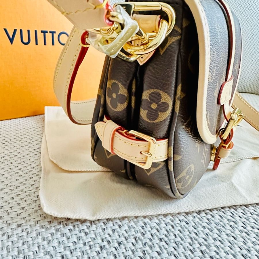 ~~LV Saumur BB雙子星包 熱門新爆款 肩背/斜背/手提 三用包~~-17