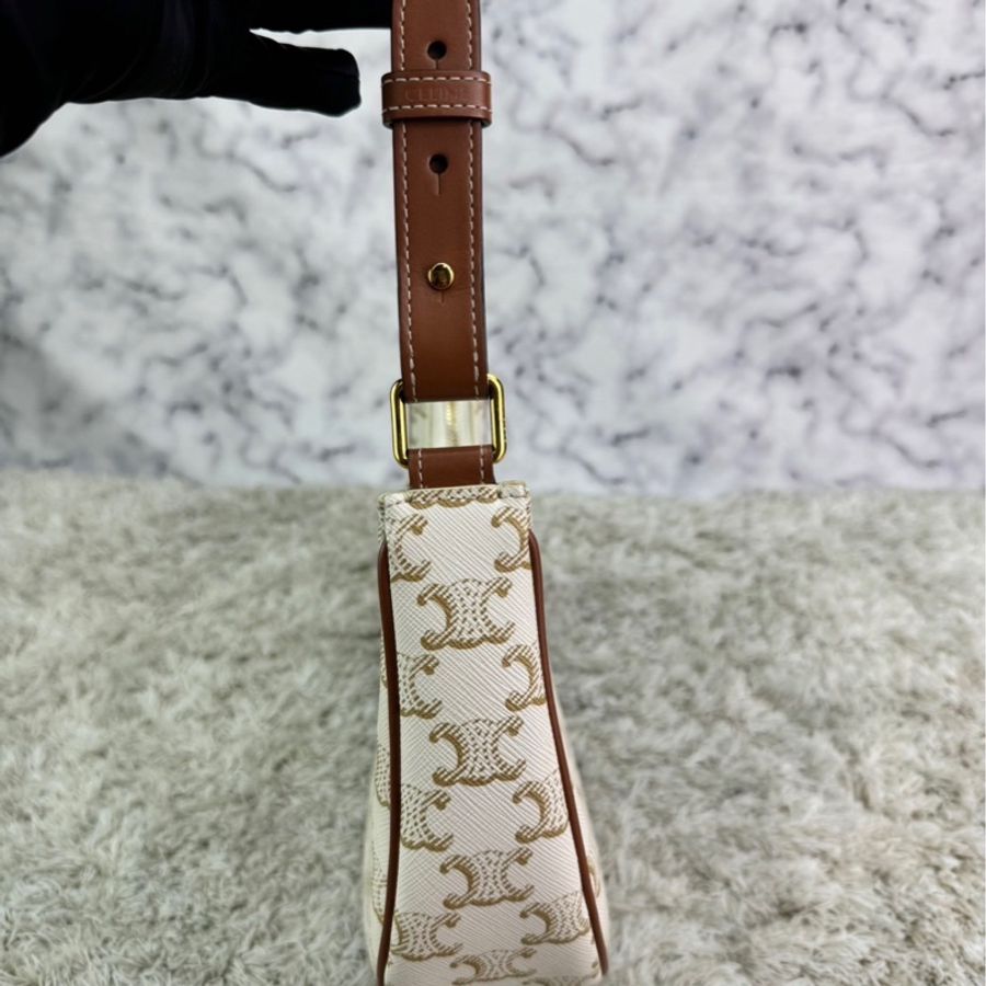 Celine Ava 復古老花腋下包 月亮包 白色-23