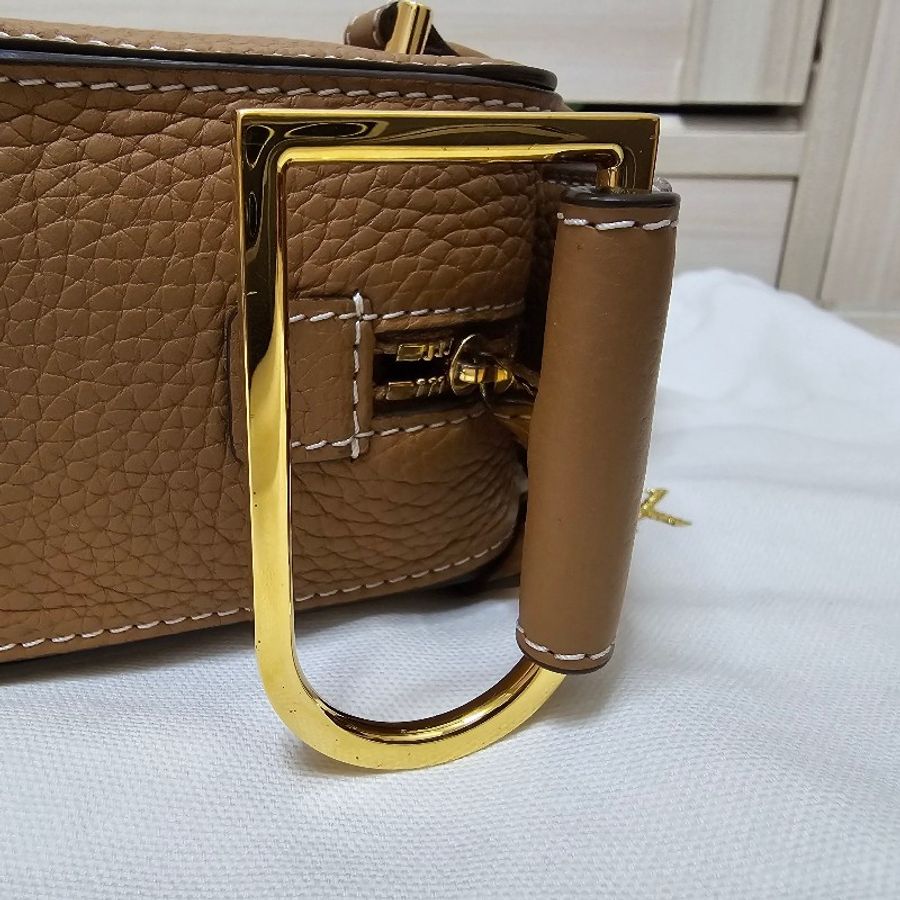 Delvaux Cool Box Nano焦糖色-12