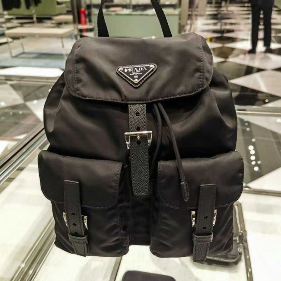 Prada 1BZ677 經典小款尼龍及皮革後背包 黑色《當季專櫃正售★全新商品 》-12