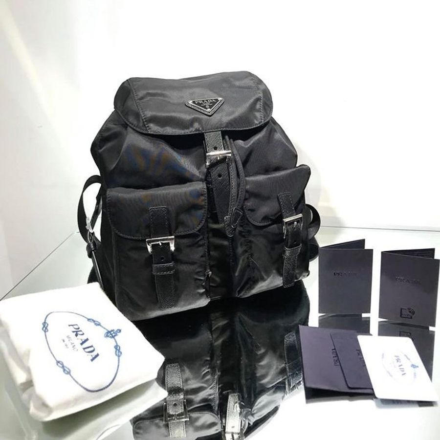 Prada 1BZ677 經典小款尼龍及皮革後背包 黑色《當季專櫃正售★全新商品 》-13