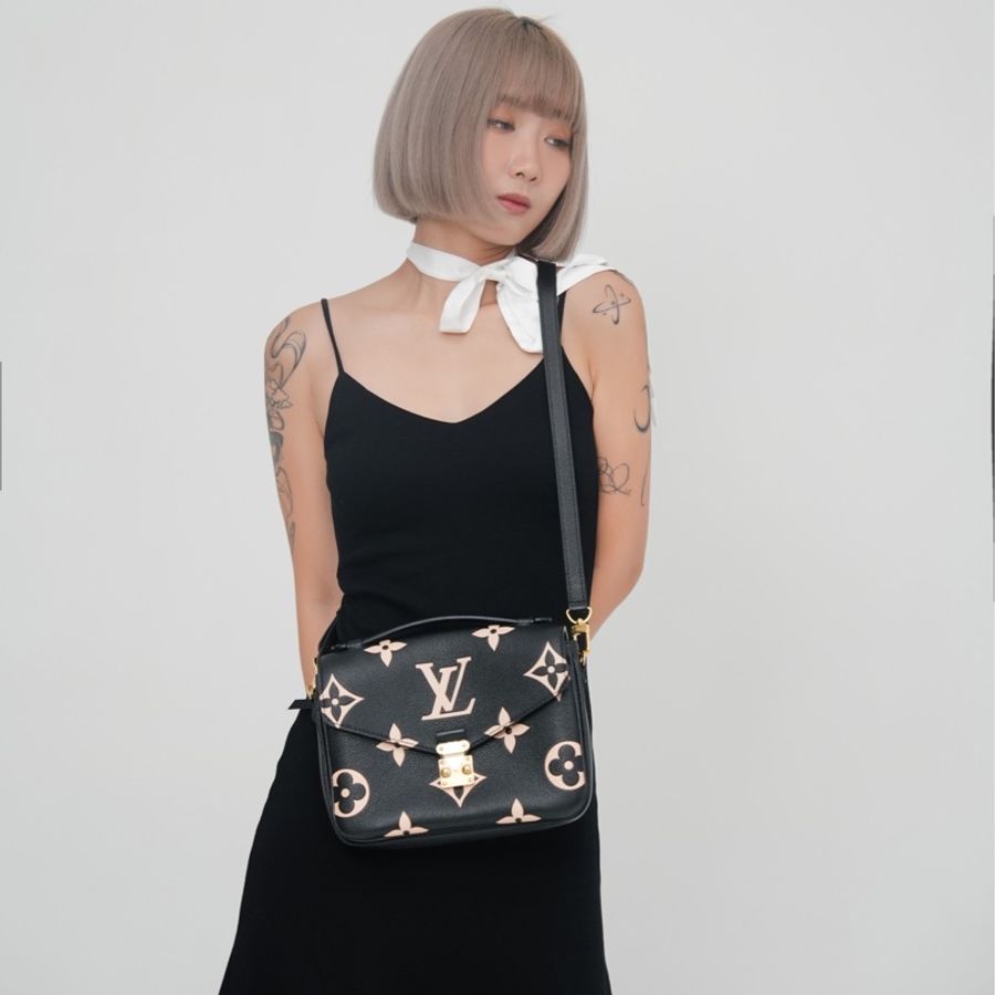 Louis Vuitton Pochette Métis 壓花粒面牛皮雙色郵差包(M45773-黑)-0