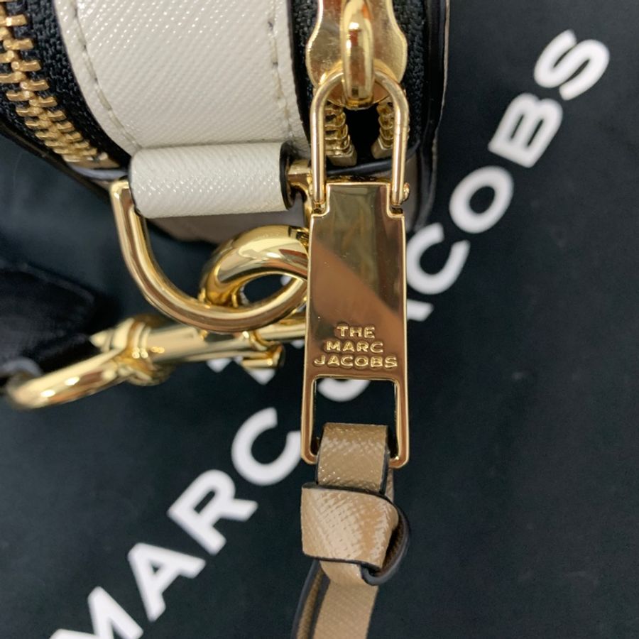 MARC JACOBS SNAPSHOT 防刮牛皮相機包-4