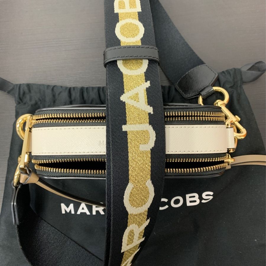 MARC JACOBS SNAPSHOT 防刮牛皮相機包-8