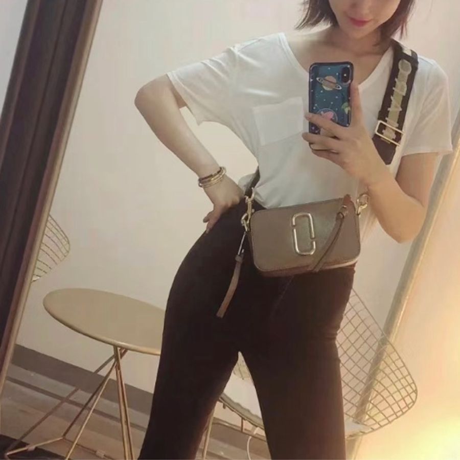 MARC JACOBS SNAPSHOT 防刮牛皮相機包-10