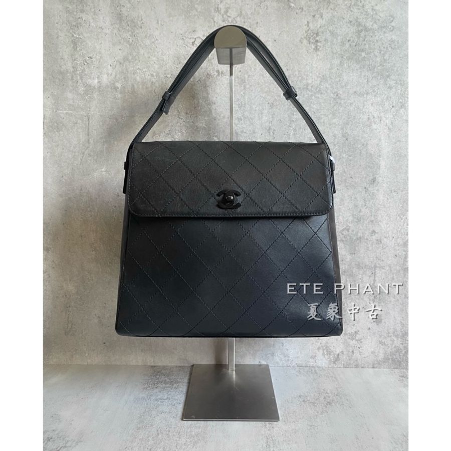 Chanel So Black Kelly-5
