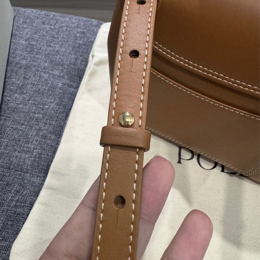 法國輕奢小眾品牌 polene  number one nano 焦糖色 斜背包-13