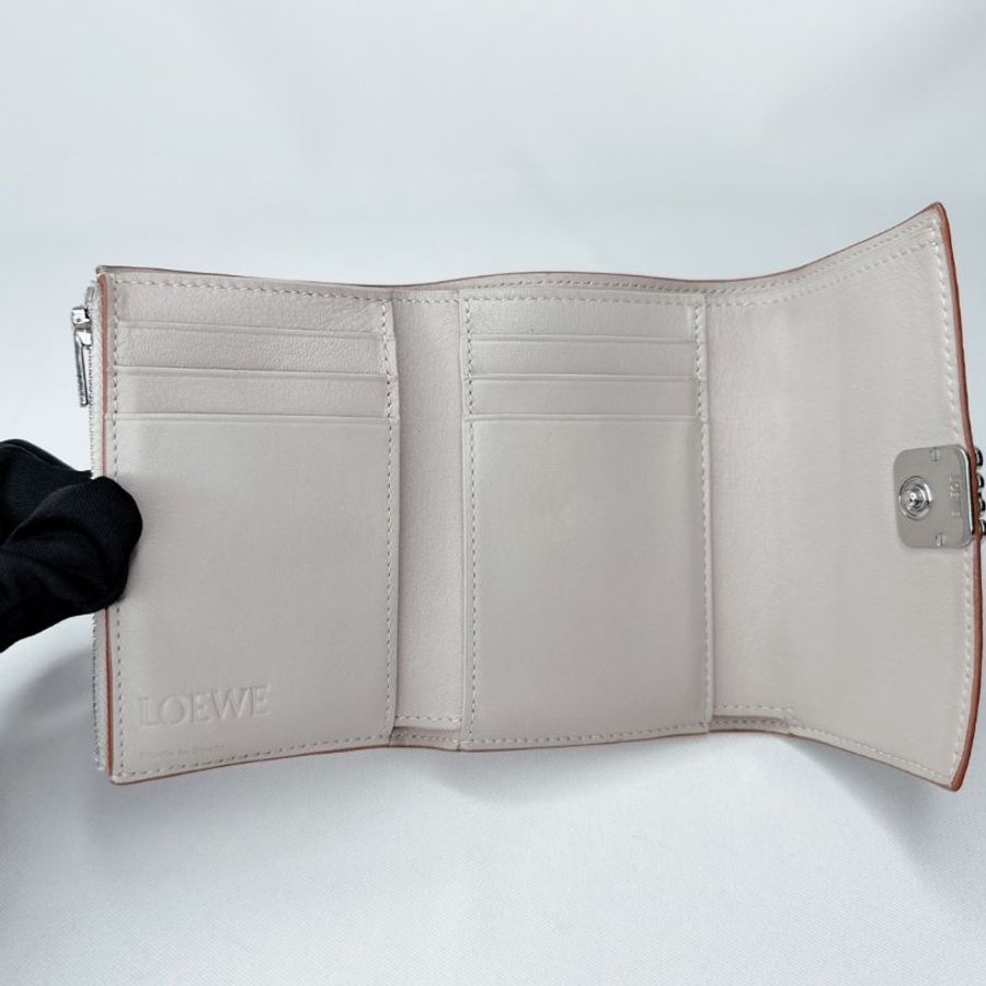 LOEWE Anagram卵石紋三折短夾-7