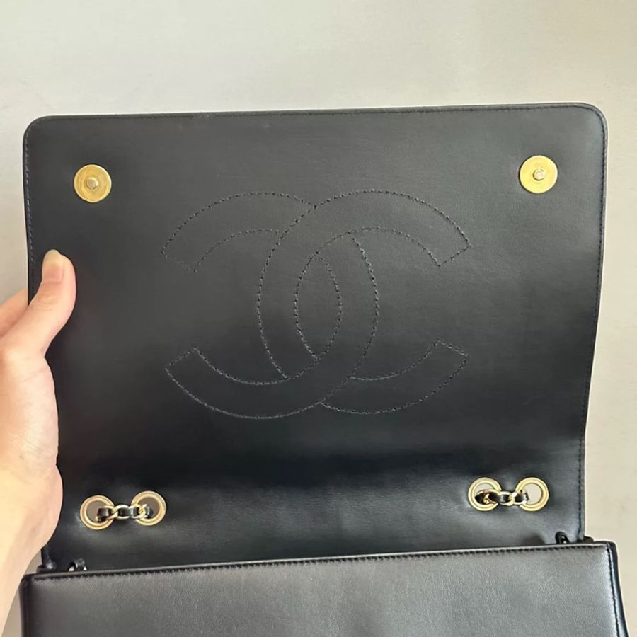 Chanel黑金小羊皮大logo格紋單肩斜挎包-6
