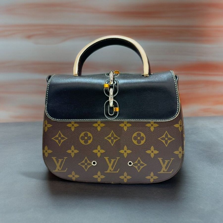 LV 老花鎖頭包-1