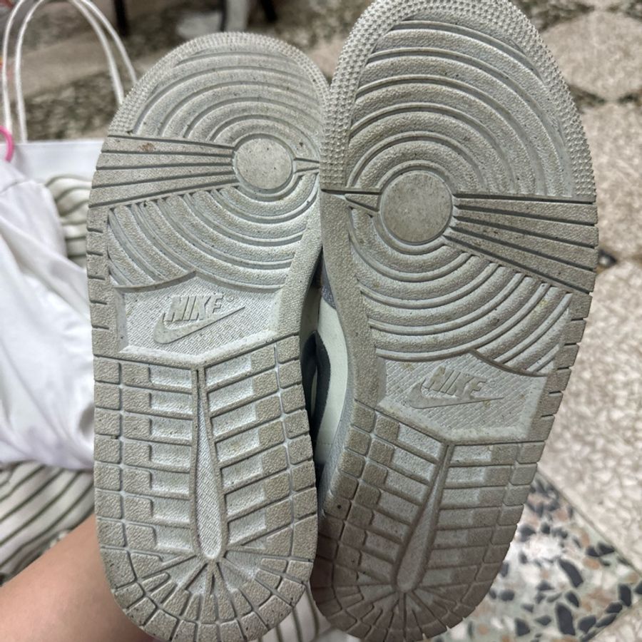 NIKE Air Jordan 1 light steel grey女鞋轉售-13