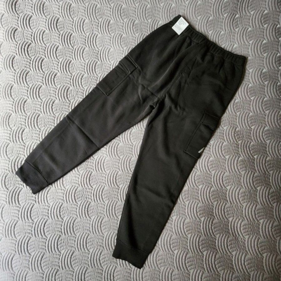 Nike Repeat Logo Tapping Cargo Jogger-3