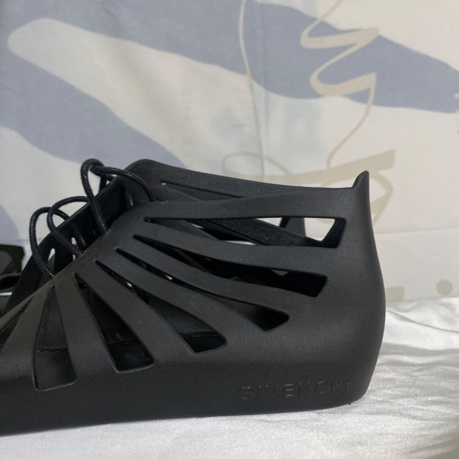 《幾乎全新》Givenchy 涼鞋-3