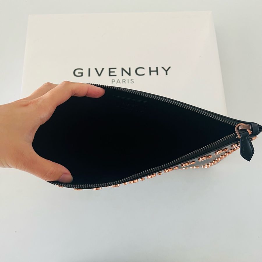 二手 紀凡希 GIVENCHY 全小牛皮 玫瑰金鉚釘黑色皮革手拿包-8