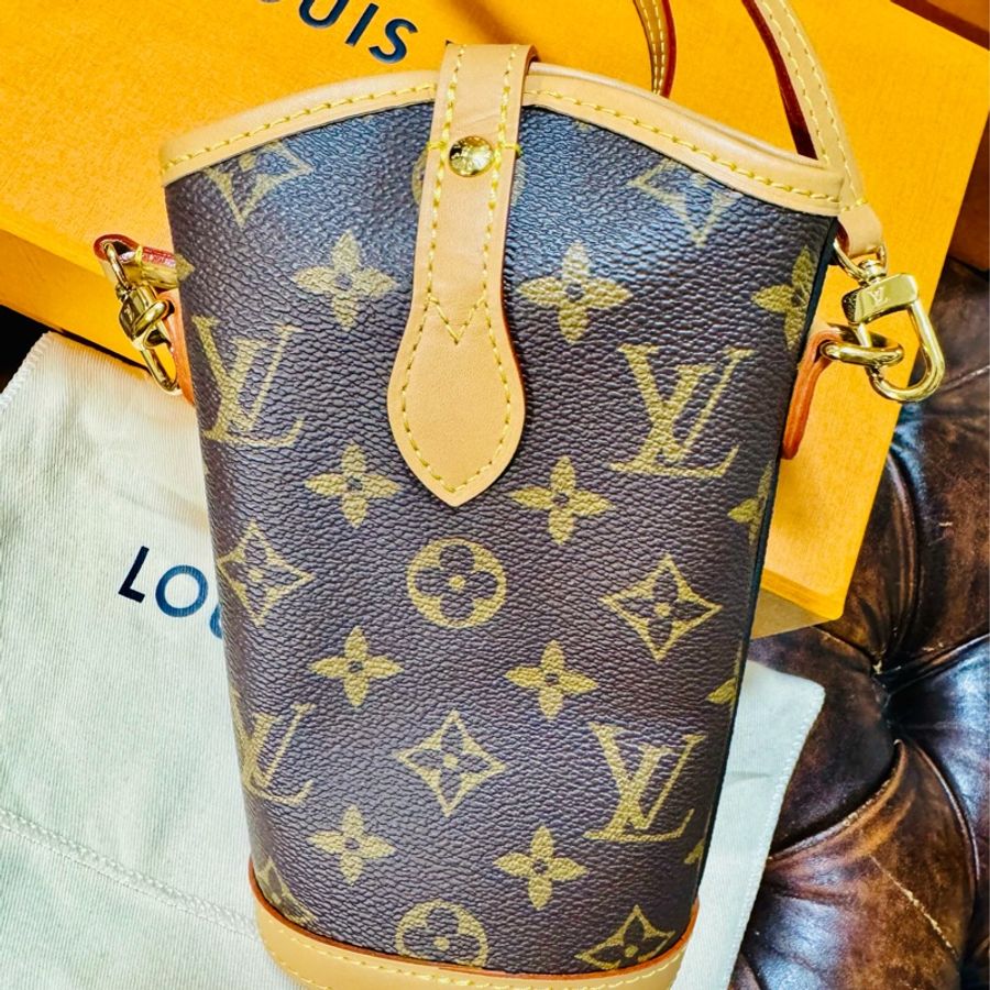 台灣專櫃購入正品 Louis Vuitton Fold Me Pouch 薯條包 LV 斜背包 手機包 M80874 附購買憑證-1