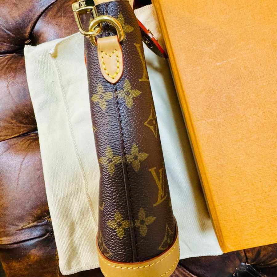 台灣專櫃購入正品 Louis Vuitton Fold Me Pouch 薯條包 LV 斜背包 手機包 M80874 附購買憑證-11