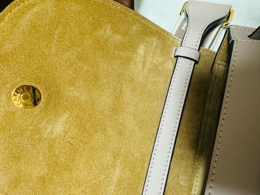 日本專櫃購入 Loewe 羅威 大象灰 mini gate 老花款寬背帶 LOWE老花 Loewe gate 斜背包 全配附購證-14