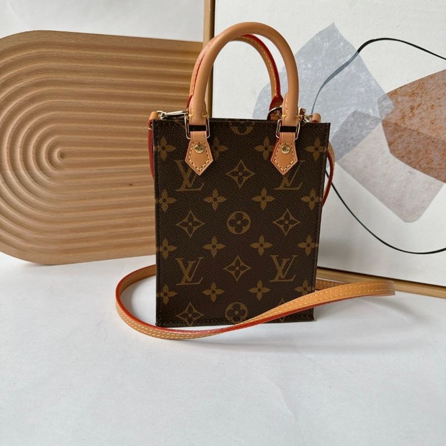 Louis Vuitton Monogram Petit Sac Plat 迷你二用琴譜包 M81295-0