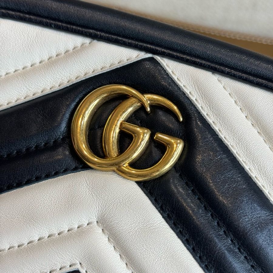 GUCCI Marmont 黑白拼色相機鍊包18cm🖤🤍個性爆表-1