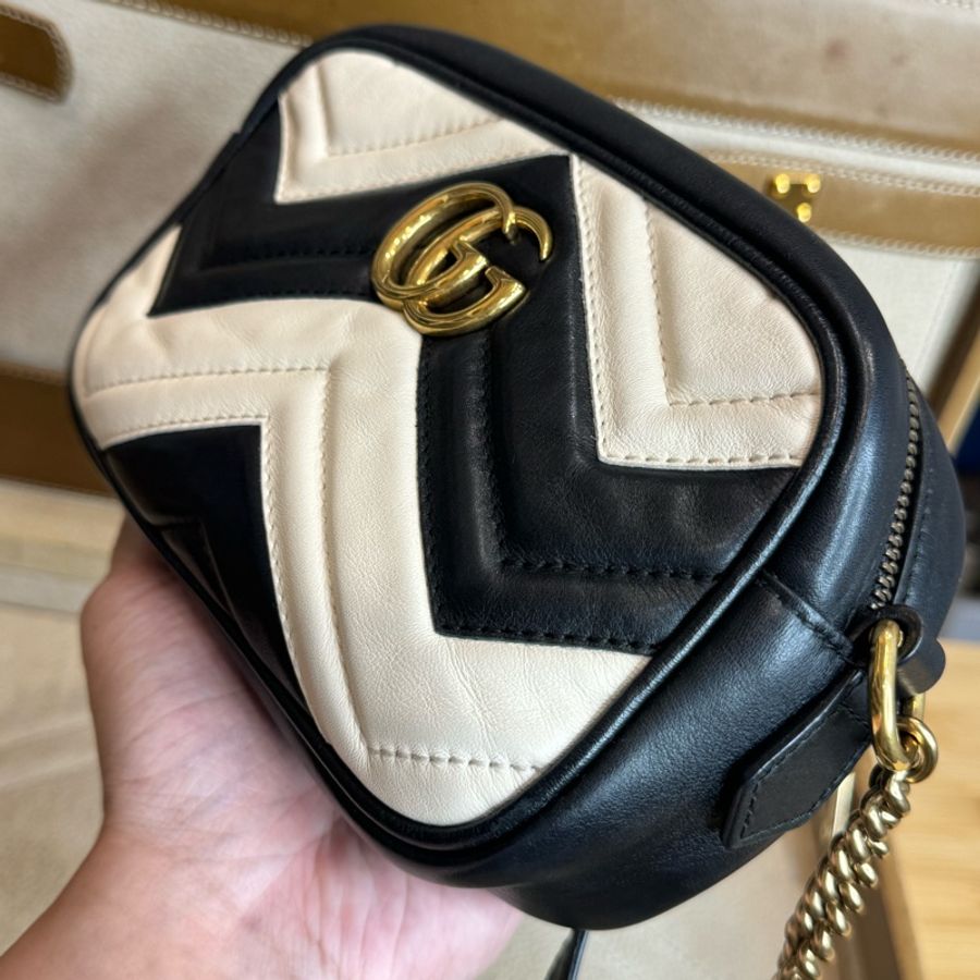 GUCCI Marmont 黑白拼色相機鍊包18cm🖤🤍個性爆表-4