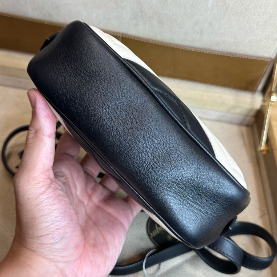 GUCCI Marmont 黑白拼色相機鍊包18cm🖤🤍個性爆表-6