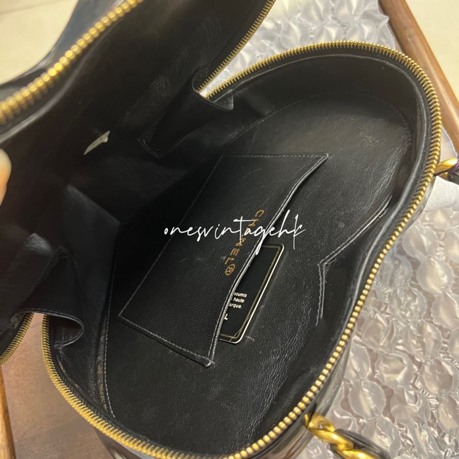 Chanel Vintage 香奈兒心型擋臉包-14