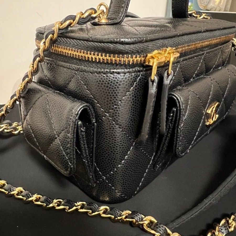 Chanel 香奈兒 黑金牛 魚子醬牛皮金扣 長盒子-1