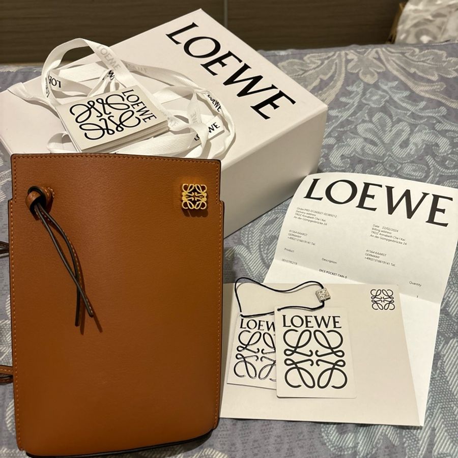 LOEWE 骰子手機包-2