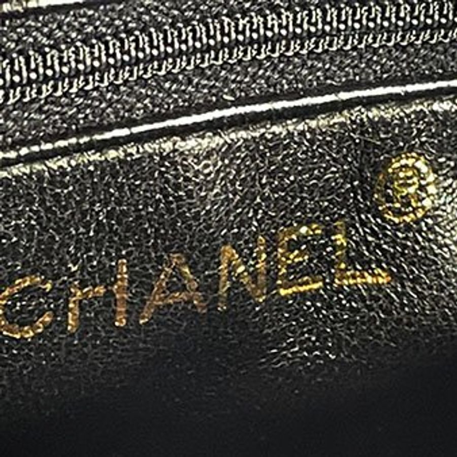 CHANEL黑色絨布金鍊流蘇相機包-9