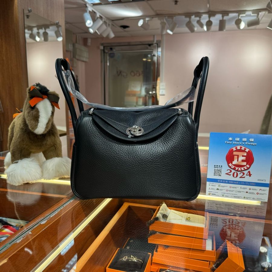 ✨持有正品正貨標籤公司✨Hermes Lindy 26 黑色銀扣-0