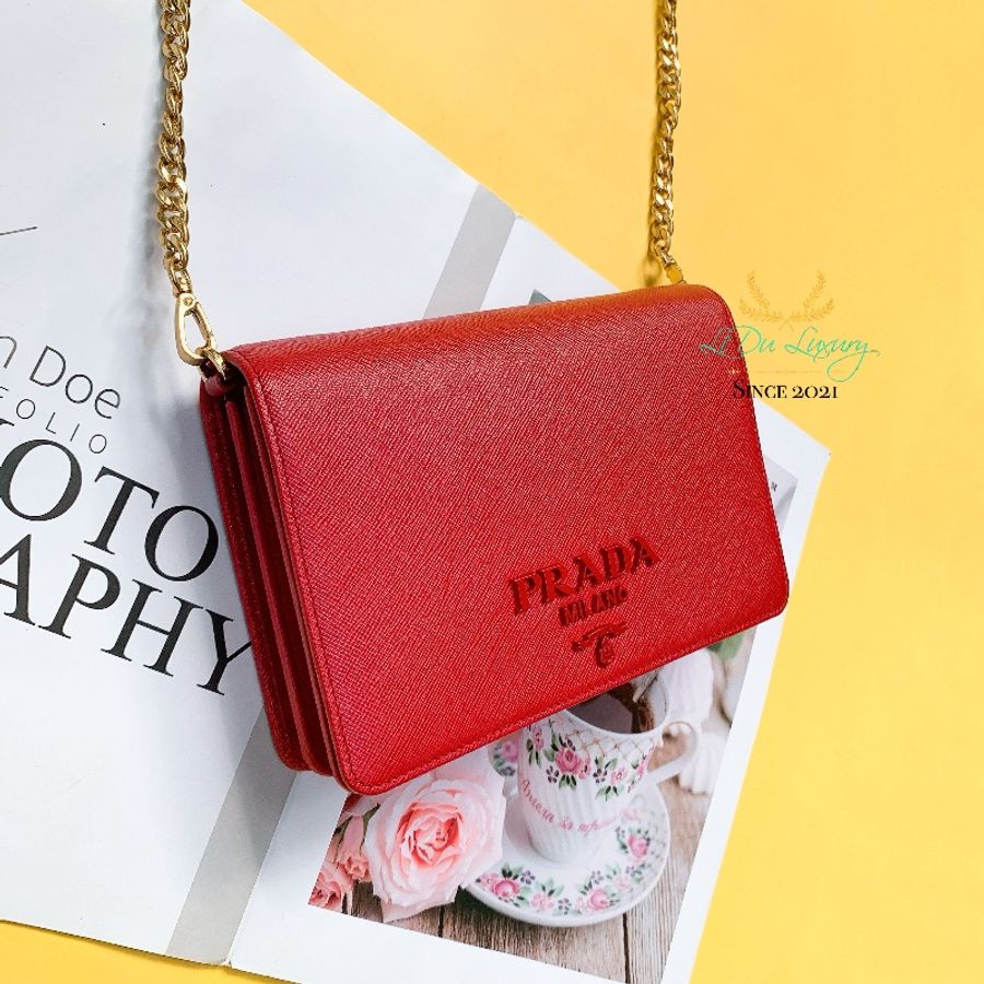 PRADA 1BP012 紅色Saffiano牛皮金鍊磁釦式WOC-2