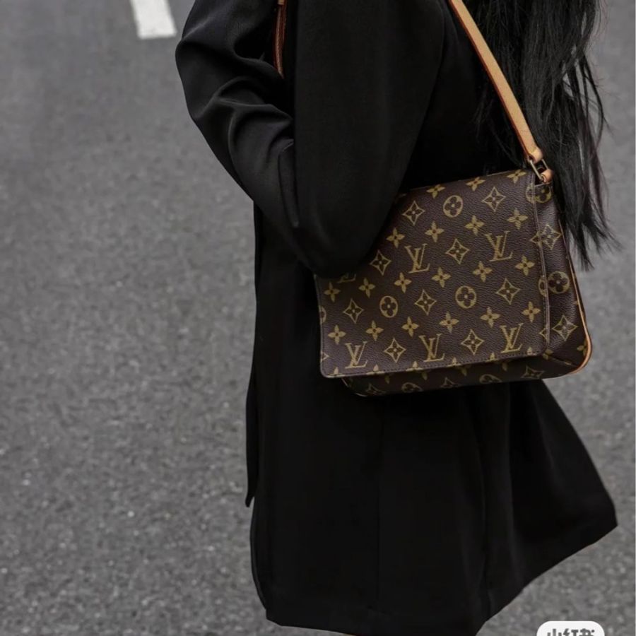 LV 現貨 M51257 郵差包 王菲包 肩背 082-1