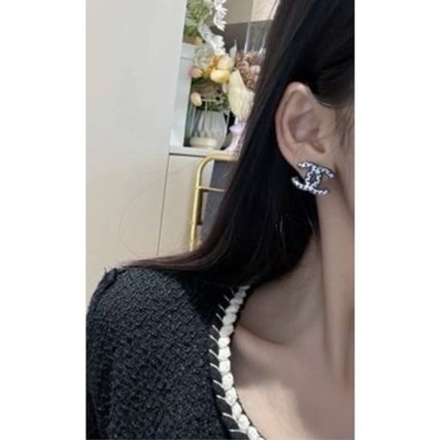 Chanel 全新 黑幸運草 針式耳環 氣質低調 01-1