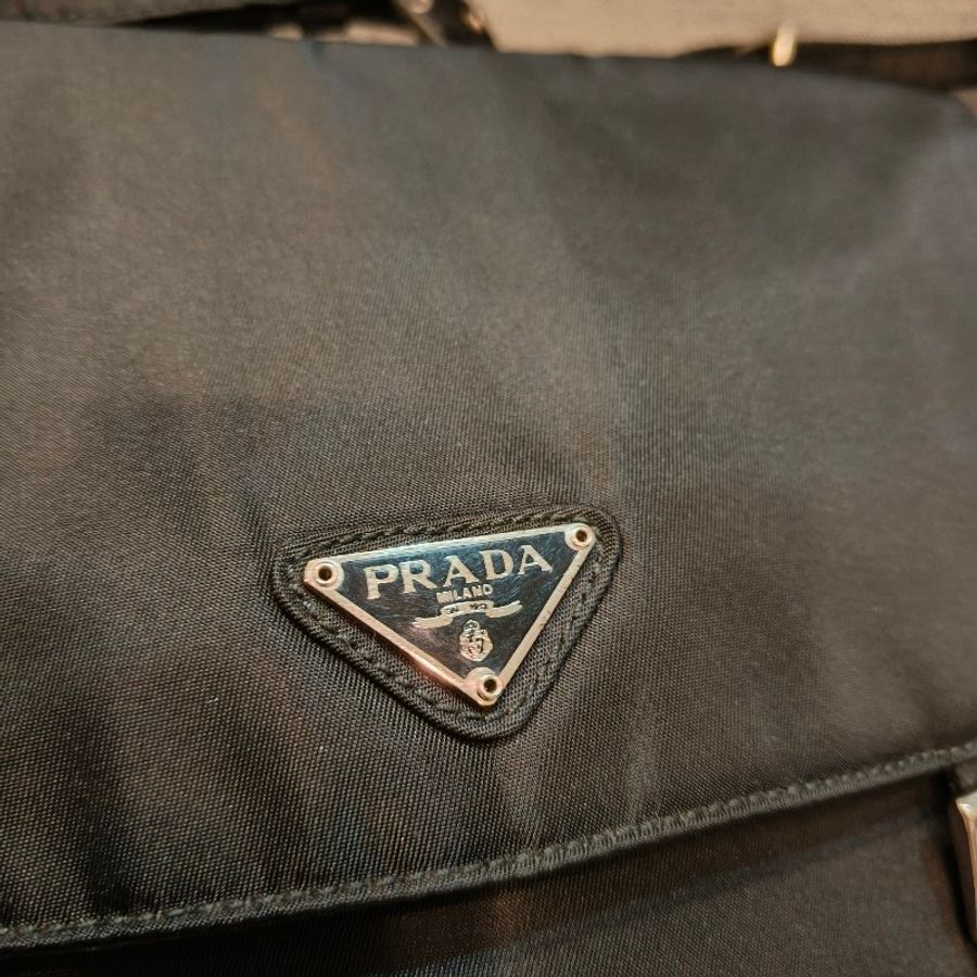 ㊣✨PRADA✨(附防塵袋)普拉達 黑色 掀蓋式 輕量 帆布 郵差包 風琴包 肩背包 斜背包 /二手包/二手精品/保證正品🌳二手樹屋🌳-7