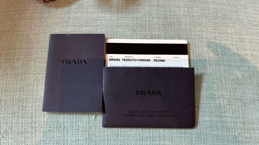 Prada超亮麗尼龍肩背包-19