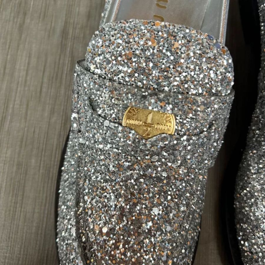 MIUMIU全新銀色金幣樂福鞋 尺寸37.5碼 原價近四萬-6