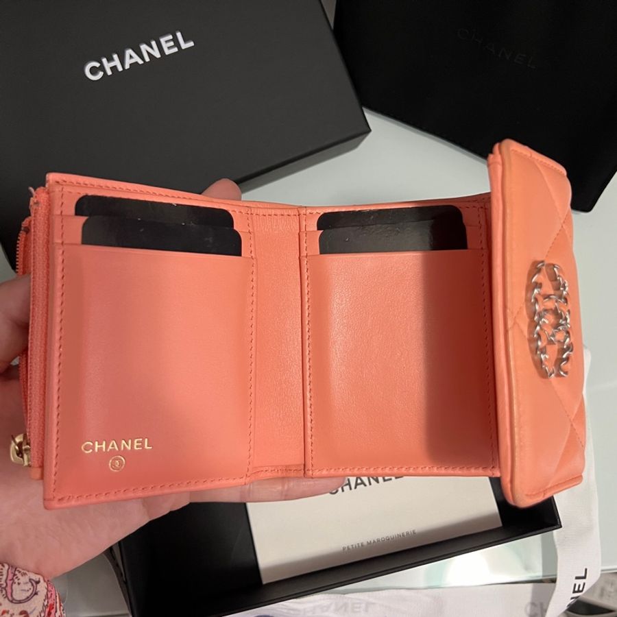 Chanel 19 wallet 3摺珊瑚粉色銀包 2023晶片版-3