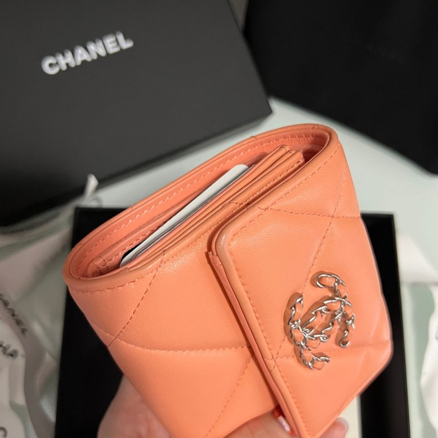 Chanel 19 wallet 3摺珊瑚粉色銀包 2023晶片版-11
