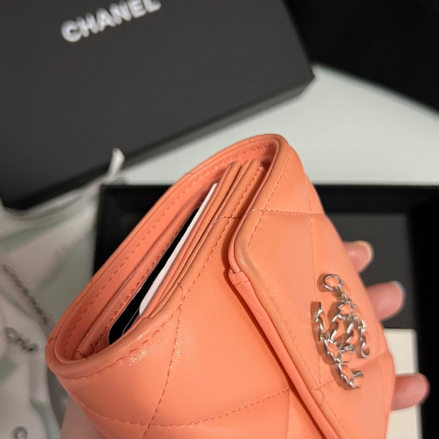 Chanel 19 wallet 3摺珊瑚粉色銀包 2023晶片版-18