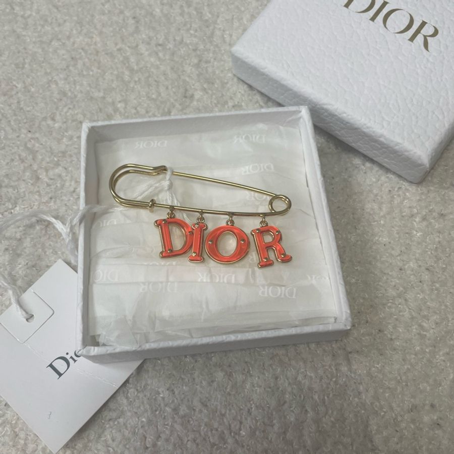 Dior 心口針-0